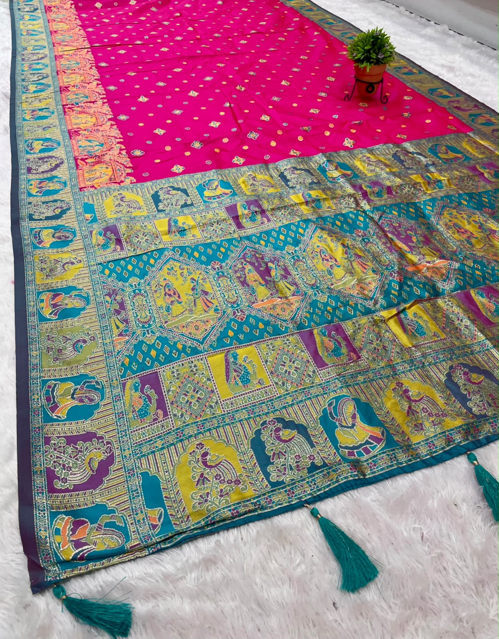 AJ-KAMINI SOFT SILK FABRIC SAREE WITH BEAUTIFUL RICH PALLU DESIGN WITH DAMAN DESIGN WITH PIPING AND LATKAN WITH BLOUSE