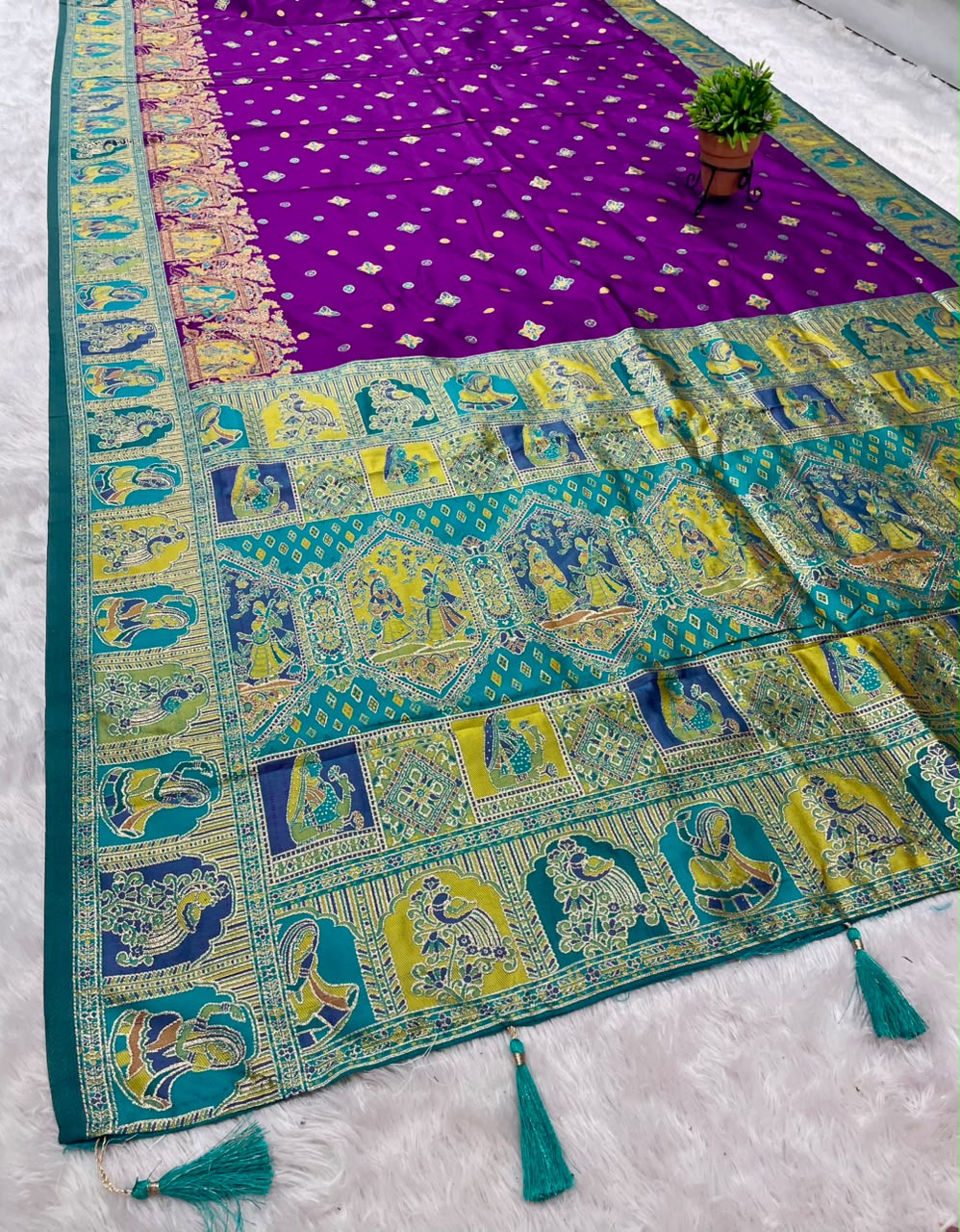AJ-KAMINI SOFT SILK FABRIC SAREE WITH BEAUTIFUL RICH PALLU DESIGN WITH DAMAN DESIGN WITH PIPING AND LATKAN WITH BLOUSE