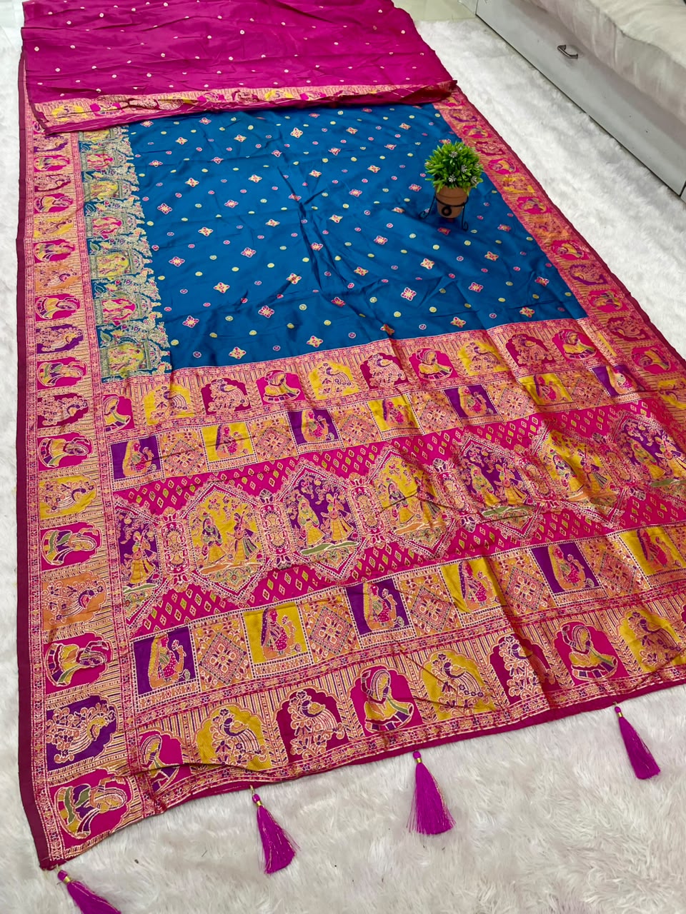 AJ-KAMINI SOFT SILK FABRIC SAREE WITH BEAUTIFUL RICH PALLU DESIGN WITH DAMAN DESIGN WITH PIPING AND LATKAN WITH BLOUSE