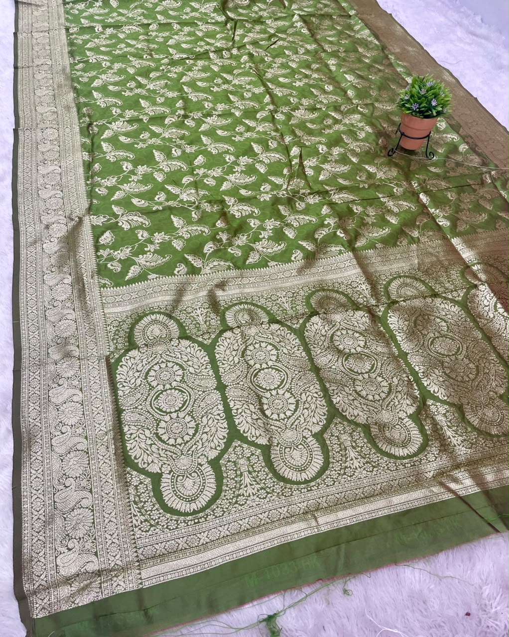 AJ-MONIKA SOFT SILK FABRIC SAREE WITH BEAUTIFUL BANARASHI RICH PALLU DESIGN WITH HEAVY JHAL DESIGN WITH BLOUSE