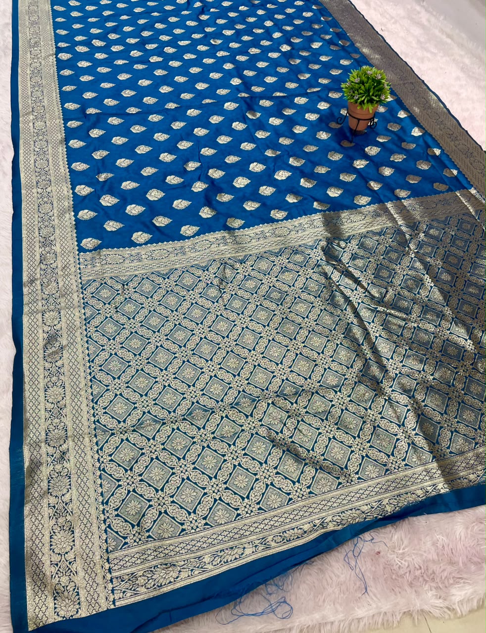 AJ-VASANT SOFT SILK FABRIC SAREE RICH PALLU DESIGN WITH GOLD ZARI BUTTI WORK ALL OVER ON BOY WITH BANARASHI PALLU WITH BLOUSE