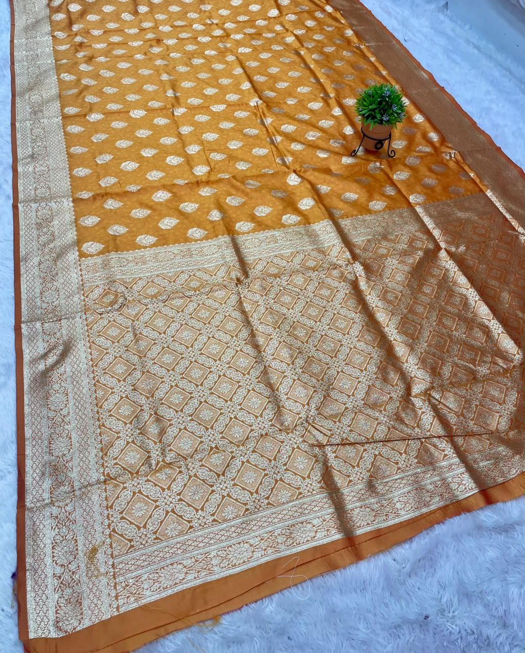 AJ-VASANT SOFT SILK FABRIC SAREE RICH PALLU DESIGN WITH GOLD ZARI BUTTI WORK ALL OVER ON BOY WITH BANARASHI PALLU WITH BLOUSE