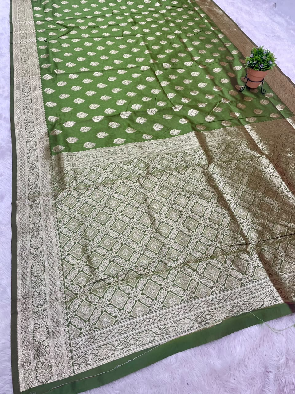 AJ-VASANT SOFT SILK FABRIC SAREE RICH PALLU DESIGN WITH GOLD ZARI BUTTI WORK ALL OVER ON BOY WITH BANARASHI PALLU WITH BLOUSE