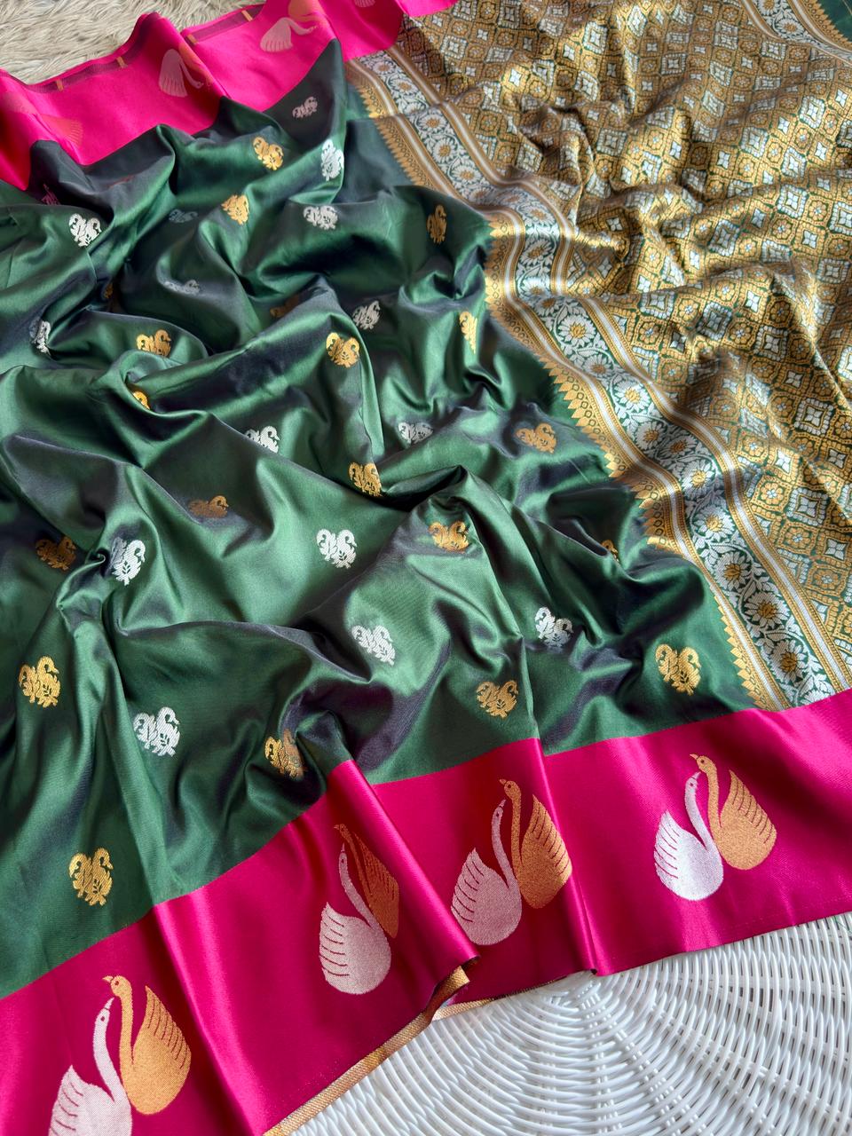 SA-7089 SOFT SILK FABRIC SAREE WITH BEAUTIFUL RICH PALLU DESIGN WITH SATIN FABRIC BORDER WITH TASSELS