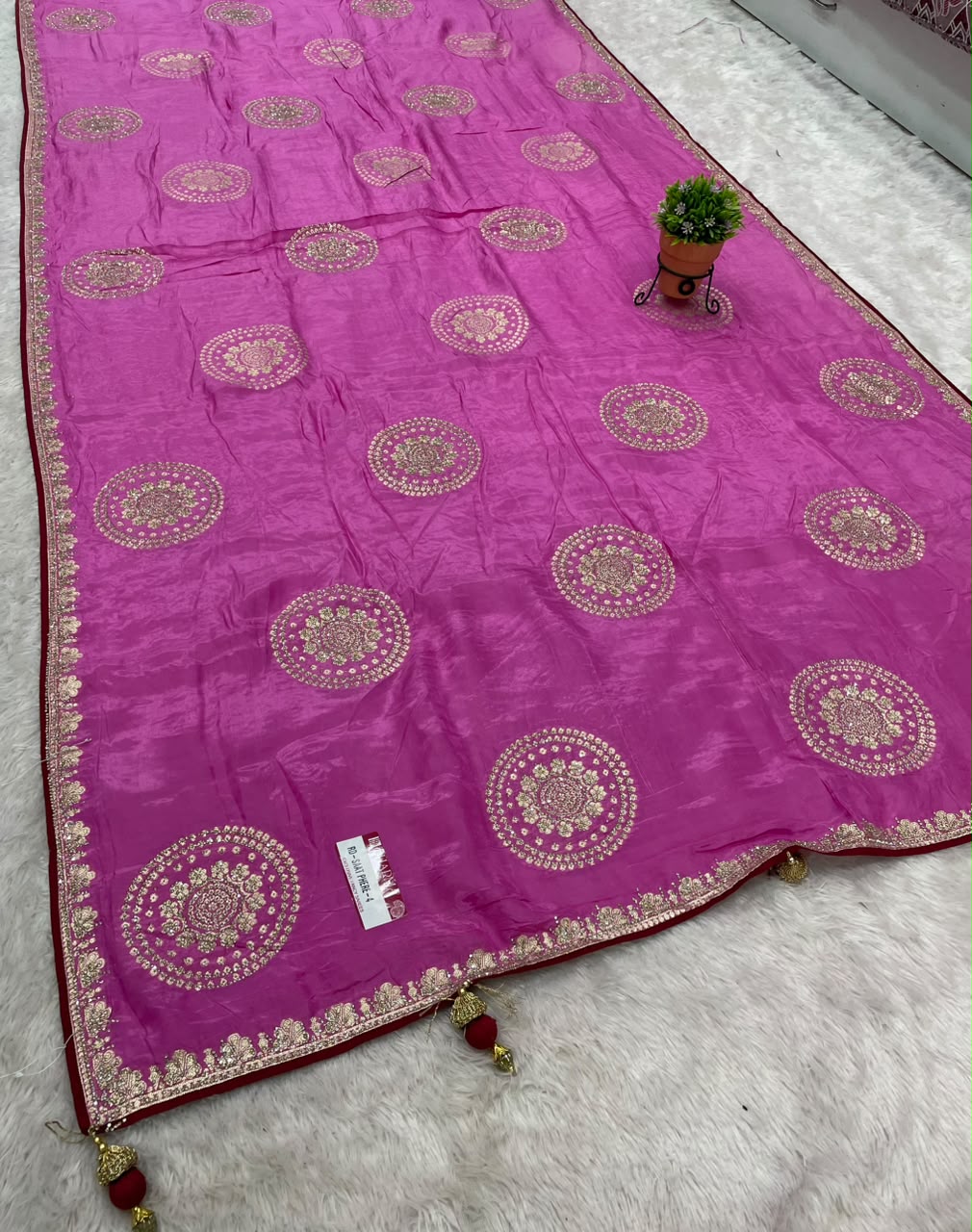 RD-SAAT PHERE-4 VISCOS SILK FABRIC SAREE WITH BEAUTIFUL DESIGN WITH DMC SISROKI WORK WITH BLOUSE
