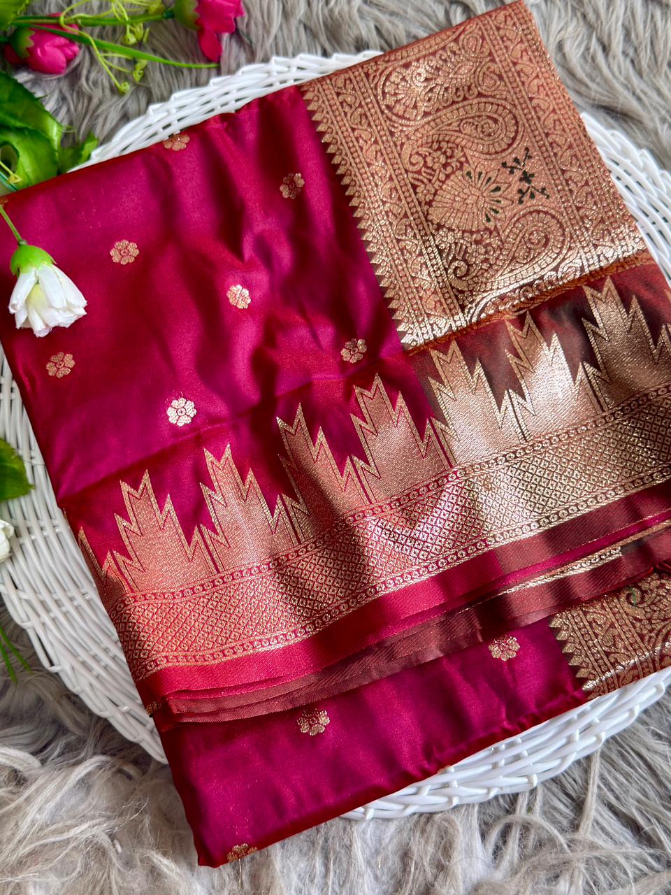 SA-5101 SOFT SIK FABRIC SAREE WITH HEAVY DESIGNER ZARI WOVEN PALLU WITH PEACOCK & FLORAL MOTIFS WITH RICH GOLD ZARI WEAVING WITH FLORAL BUTTI DESIGN WITH CONTRAST ZARI WOVEN TEMPLE BORDER