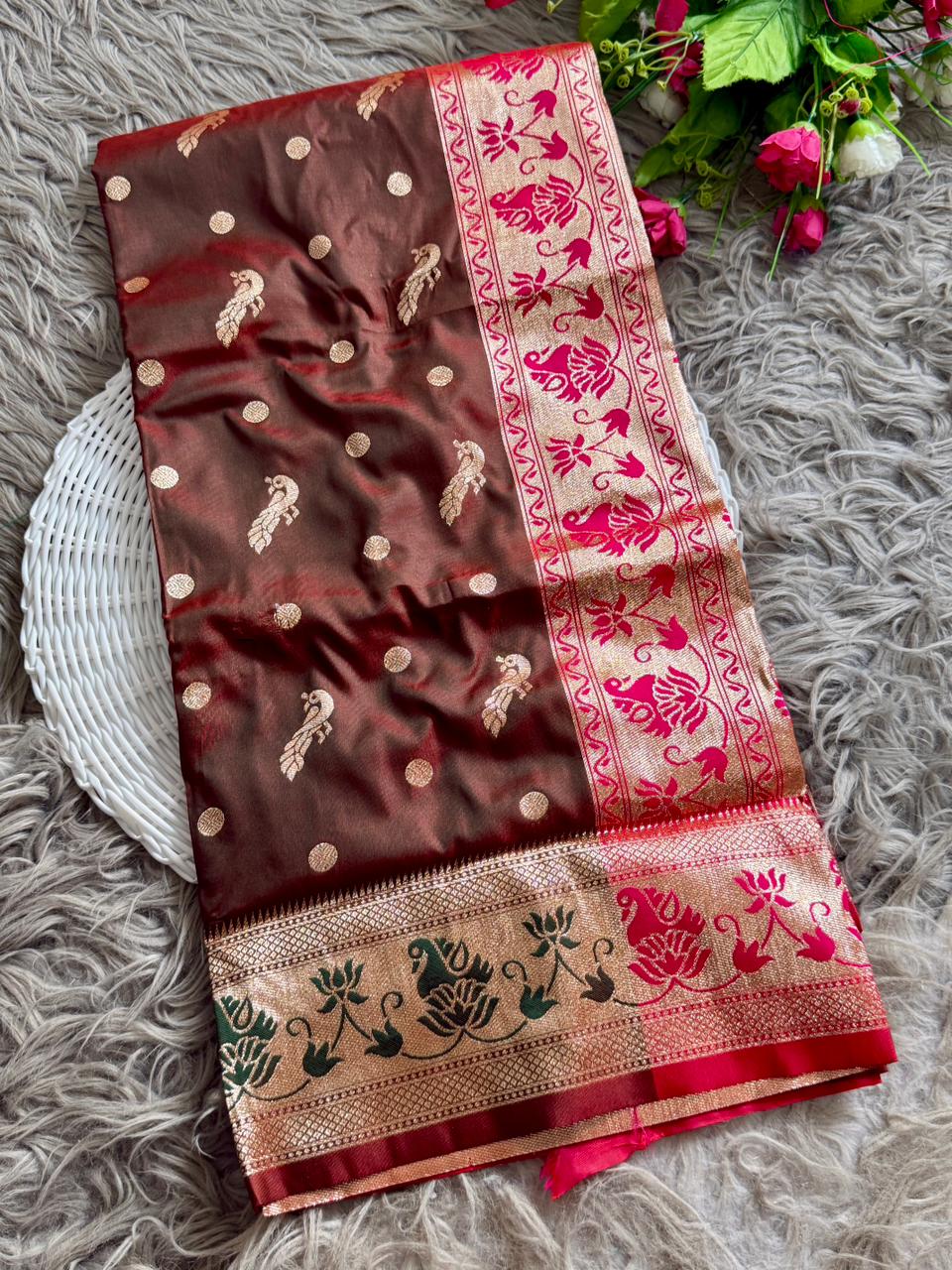SA-5102 SOFT SILK FABRIC SAREE WITH BEAUTIFUL DESIGN WITH RICH GOLD ZARI BORDER WITH FLORAL DESIGN WITH CONTRAST DESIGNER WOVEN PALLU