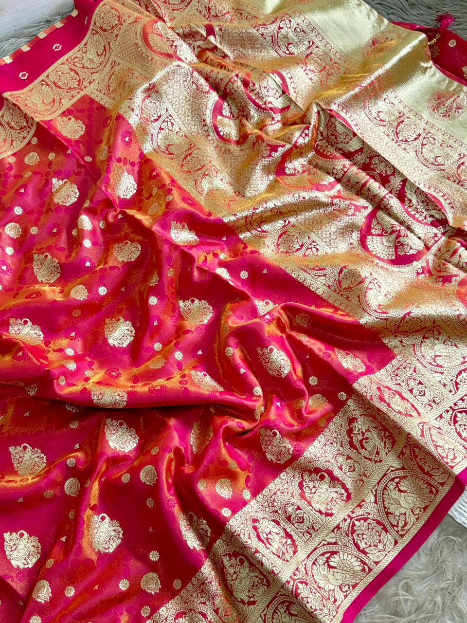 SA-5103 SOFT SILK FABRIC SAREE WITH NTRICATE GOLD ZARI WOVEN BUTA MOTIFS WITH BEAUTIFUL GAJRAJ DESIGN WITH HEAVY TRADITIONAL GOLD ZARI DESIGNER BORDER AND RICH GOLD ZARI PALLU WITH TRADITIONAL WEAVING
