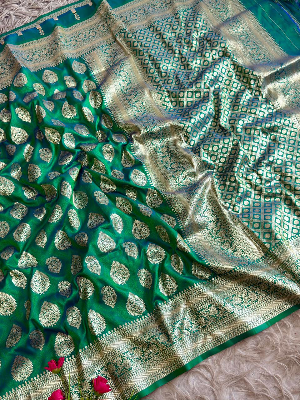 SA-5104 SOFT SILK FABRIC SAREE WITH RICH GOLD ZARI WOVEN BUTA MOTIFS WITH HEAVY TRADITIONAL GOLD ZARI BORDER WITH LEGANT CHECKERED ZARI PALLU