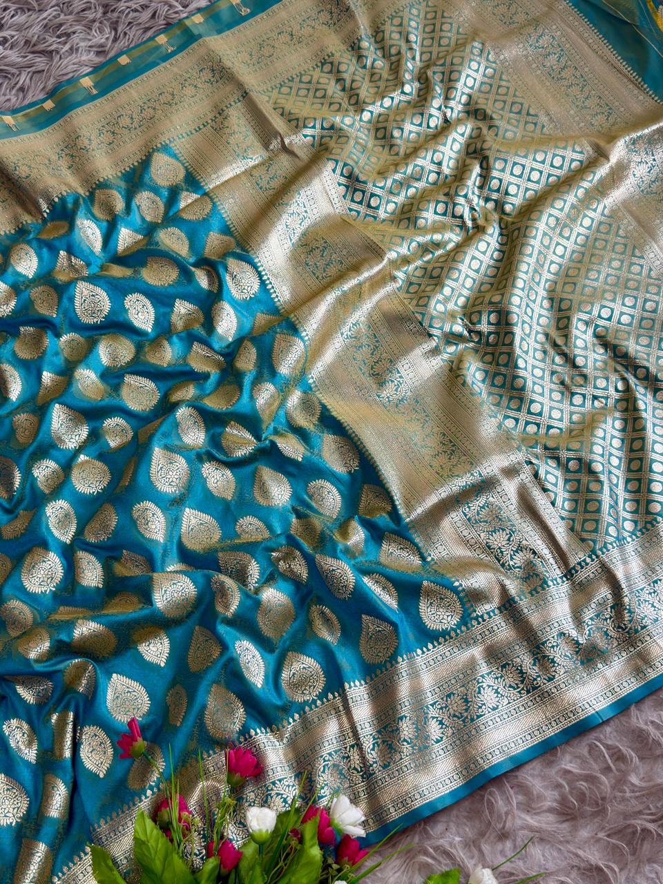 SA-5104 SOFT SILK FABRIC SAREE WITH RICH GOLD ZARI WOVEN BUTA MOTIFS WITH HEAVY TRADITIONAL GOLD ZARI BORDER WITH LEGANT CHECKERED ZARI PALLU