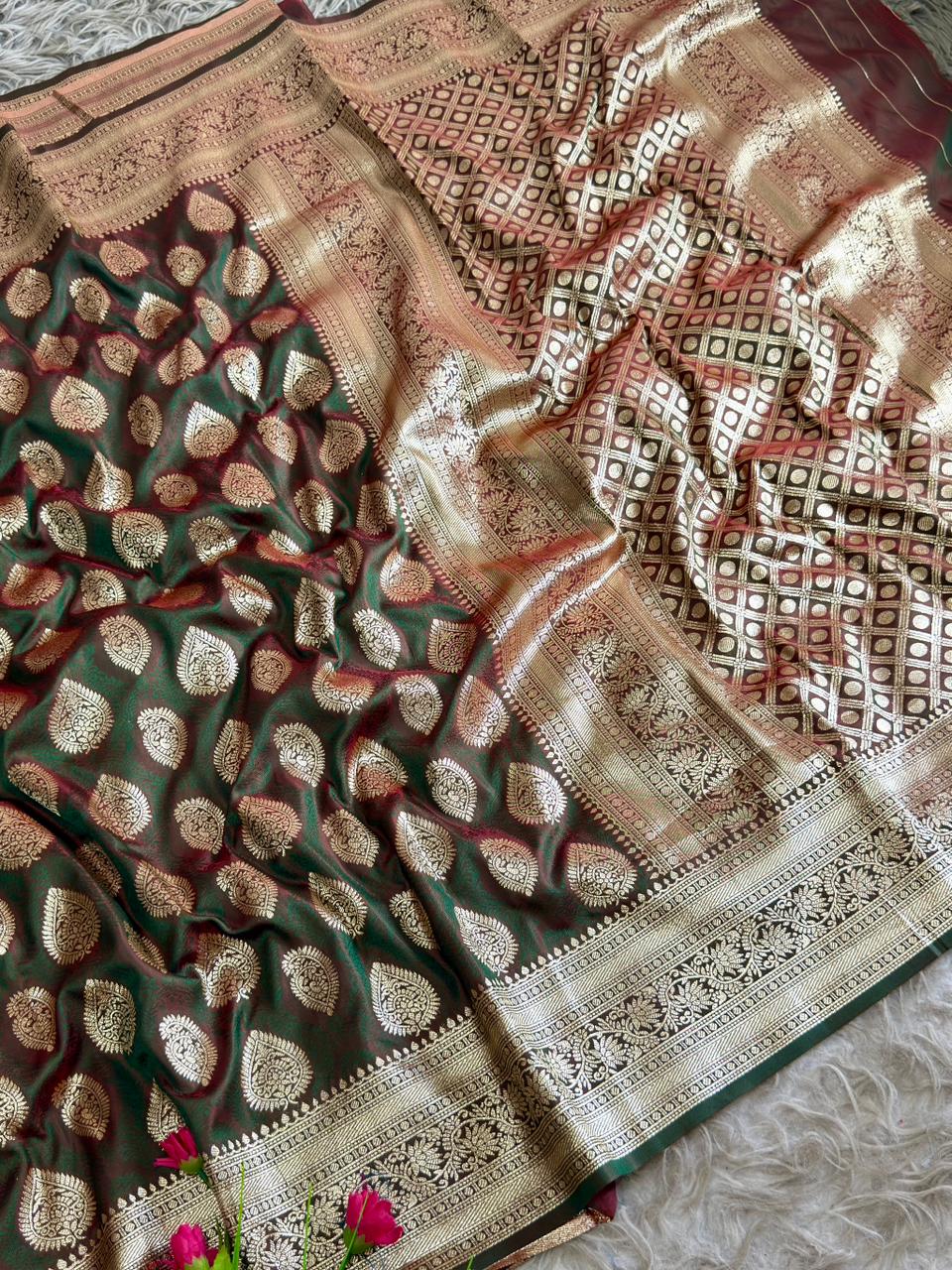 SA-5104 SOFT SILK FABRIC SAREE WITH RICH GOLD ZARI WOVEN BUTA MOTIFS WITH HEAVY TRADITIONAL GOLD ZARI BORDER WITH LEGANT CHECKERED ZARI PALLU