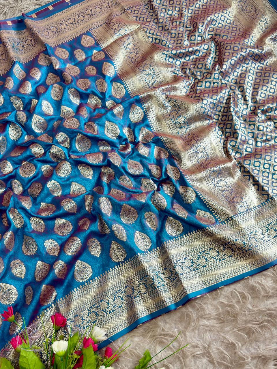 SA-5104 SOFT SILK FABRIC SAREE WITH RICH GOLD ZARI WOVEN BUTA MOTIFS WITH HEAVY TRADITIONAL GOLD ZARI BORDER WITH LEGANT CHECKERED ZARI PALLU