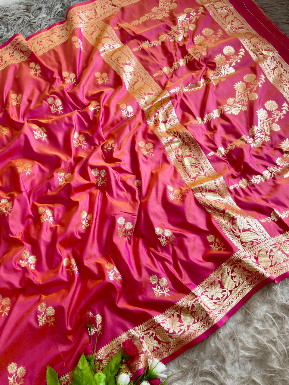SA-5105 SOFT SILK FABRIC SAREE WITH RICH GOLD ZARI WEAVING WITH FLORAL BUTTI DESIGN WITH ALL OVER ZARI FLORAL BUTTIS WITH ELEGANT FLORAL PALLU AND HEAVY GOLD ZARI WOVEN DESIGNER BORDER