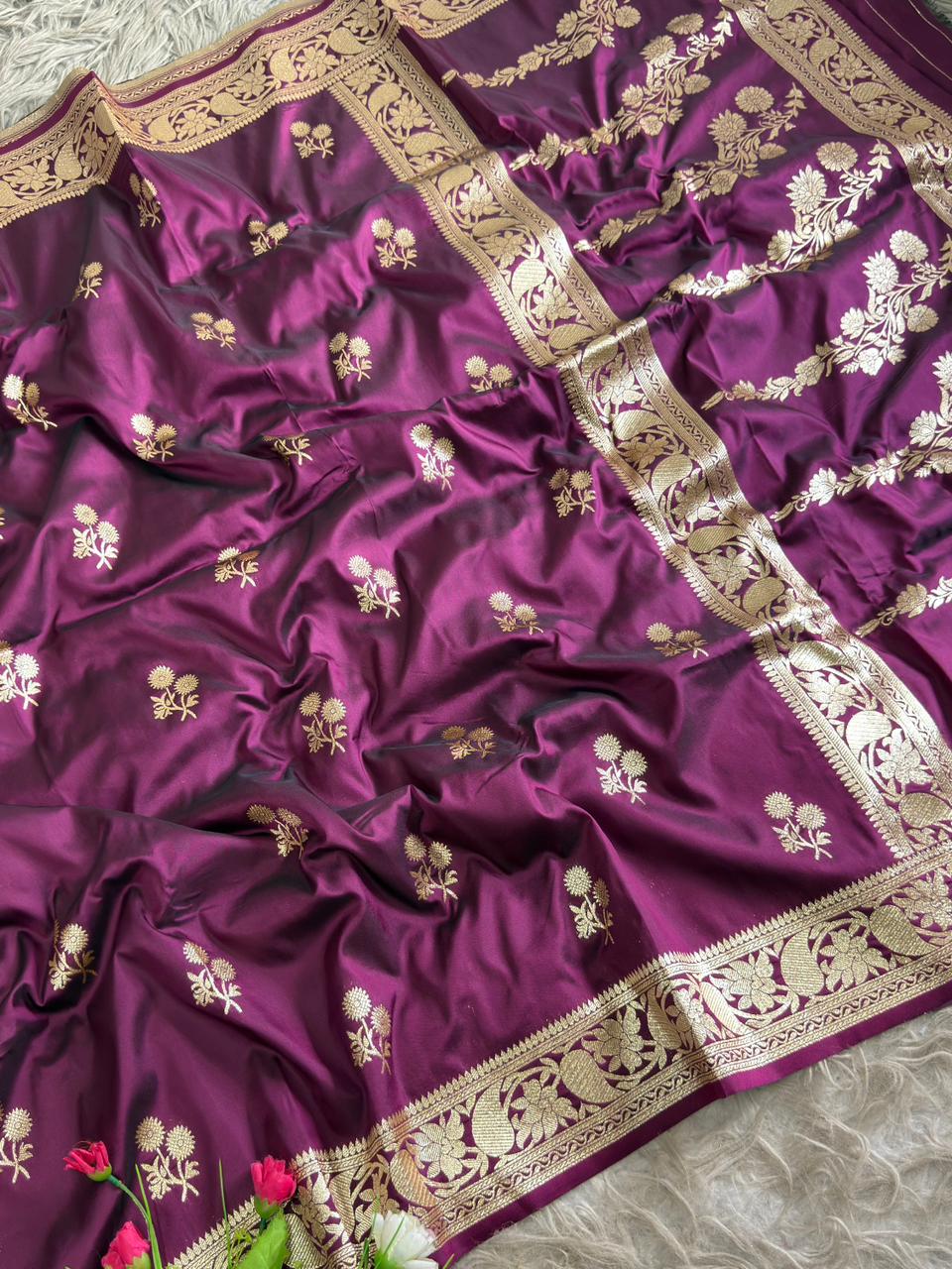 SA-5105 SOFT SILK FABRIC SAREE WITH RICH GOLD ZARI WEAVING WITH FLORAL BUTTI DESIGN WITH ALL OVER ZARI FLORAL BUTTIS WITH ELEGANT FLORAL PALLU AND HEAVY GOLD ZARI WOVEN DESIGNER BORDER