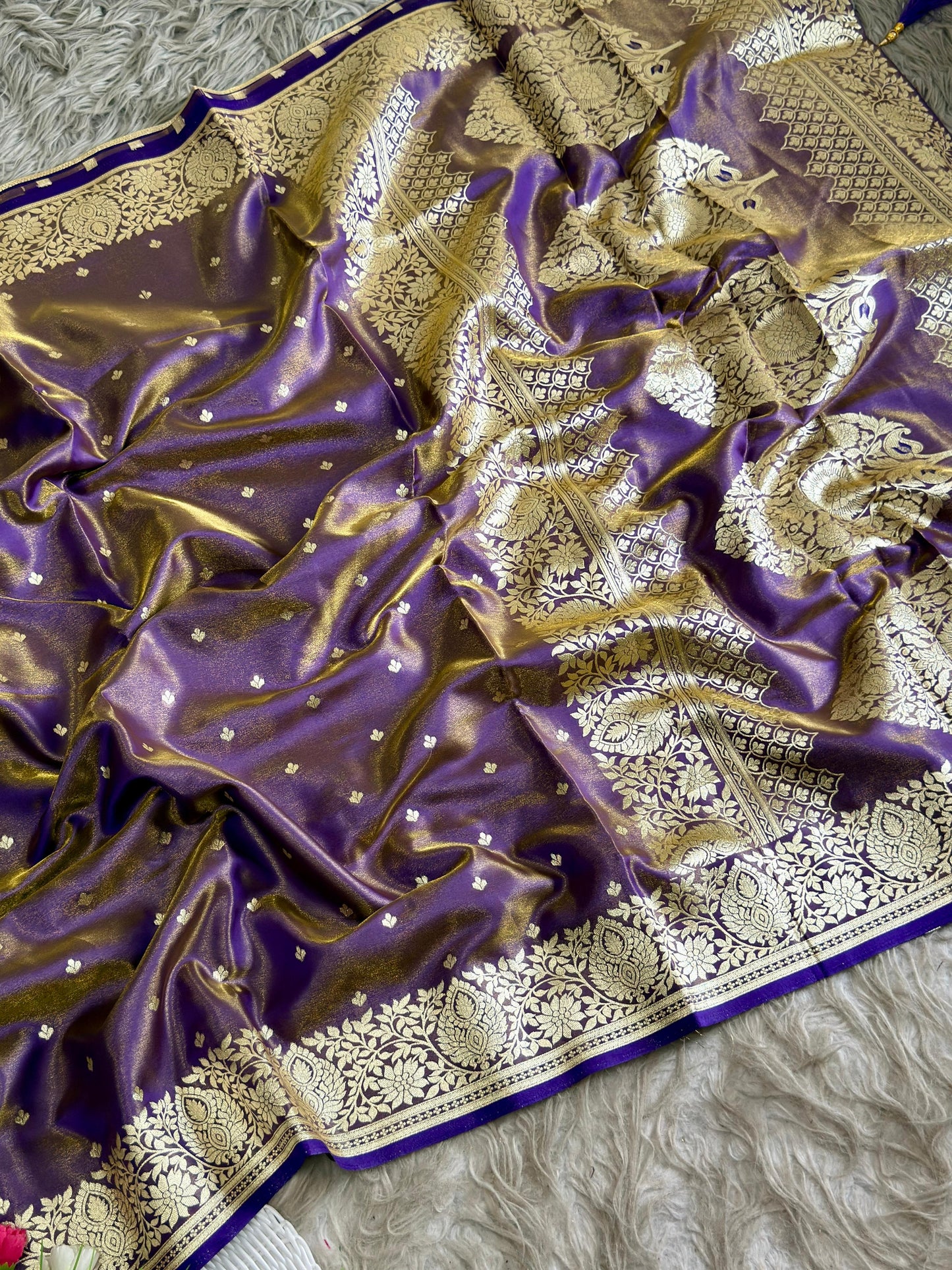 SA-5107 SOFT SILK FABRIC SAREE WITH RICH GOLD ZARI WEAVING WITH TRADITIONAL FLORAL & PEACOCK MOTIFS AND ALL OVER ZARI BUTTI WITH GRAND DESIGNER PALLU WITH HEAVY BANARASI GOLD ZARI BORDER