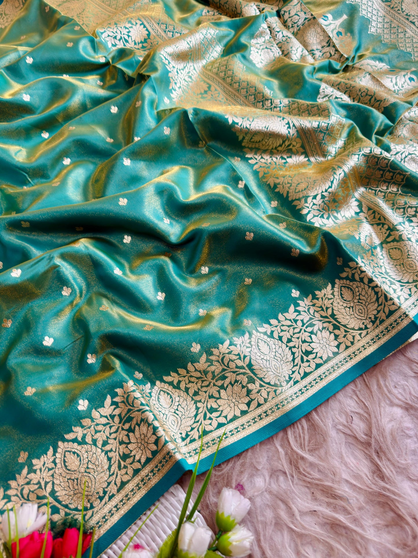 SA-5107 SOFT SILK FABRIC SAREE WITH RICH GOLD ZARI WEAVING WITH TRADITIONAL FLORAL & PEACOCK MOTIFS AND ALL OVER ZARI BUTTI WITH GRAND DESIGNER PALLU WITH HEAVY BANARASI GOLD ZARI BORDER