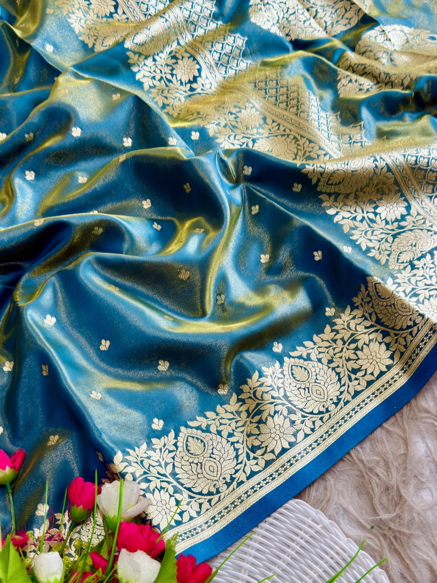SA-5107 SOFT SILK FABRIC SAREE WITH RICH GOLD ZARI WEAVING WITH TRADITIONAL FLORAL & PEACOCK MOTIFS AND ALL OVER ZARI BUTTI WITH GRAND DESIGNER PALLU WITH HEAVY BANARASI GOLD ZARI BORDER
