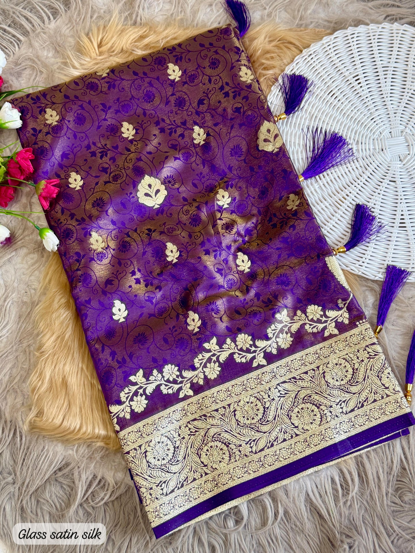 SA-5108 GLASS SATIN SILK FABRIC SAREE WITH FEATURING EXQUISTIE SILVER ZARI WEAVING WITH ELEGANT FLORAL PAISLY MOTIFS AND RICH WOVEN PALLU WITH AND A GRAND DESIGNER BORDER