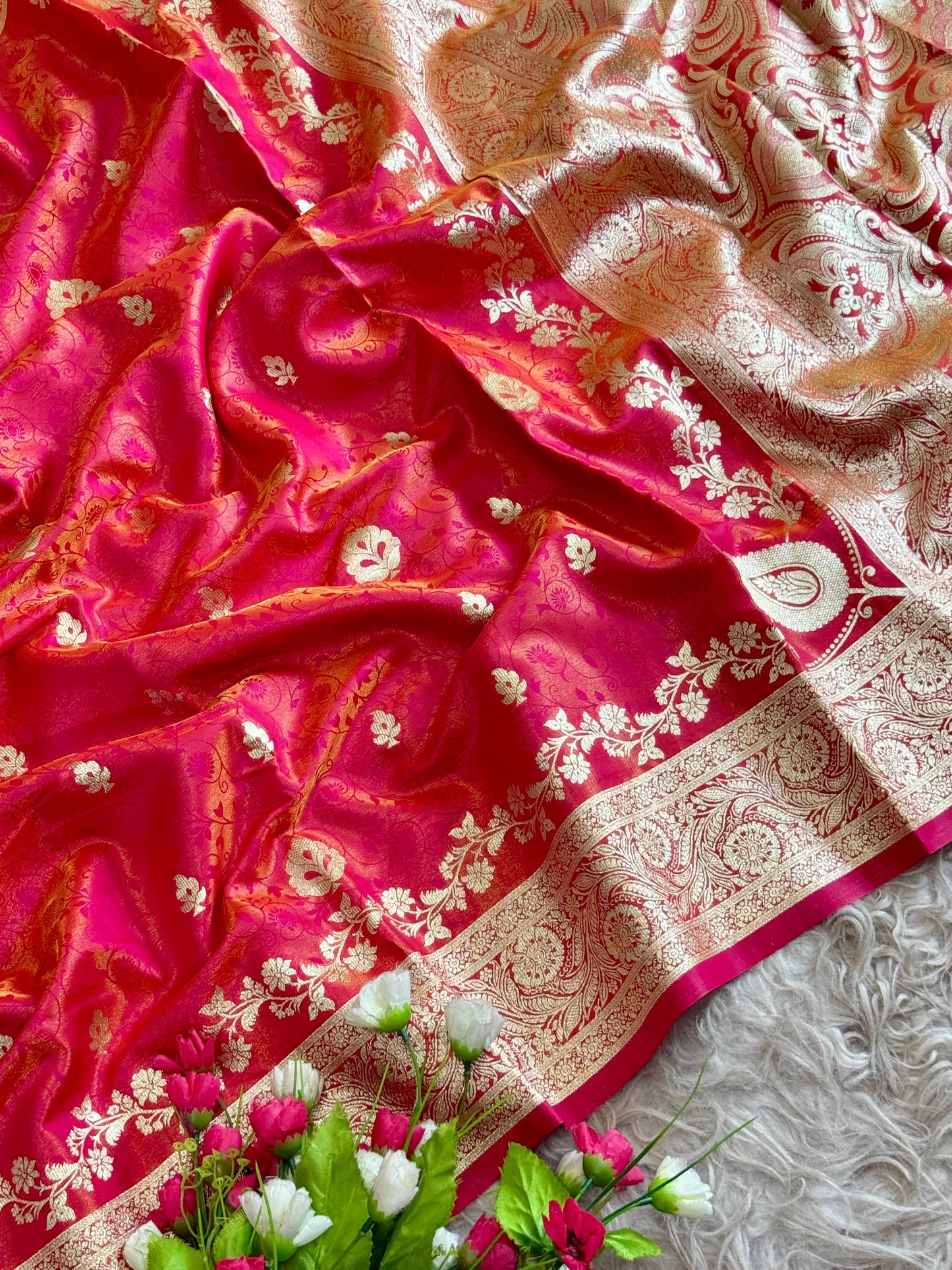 SA-5108 GLASS SATIN SILK FABRIC SAREE WITH FEATURING EXQUISTIE SILVER ZARI WEAVING WITH ELEGANT FLORAL PAISLY MOTIFS AND RICH WOVEN PALLU WITH AND A GRAND DESIGNER BORDER