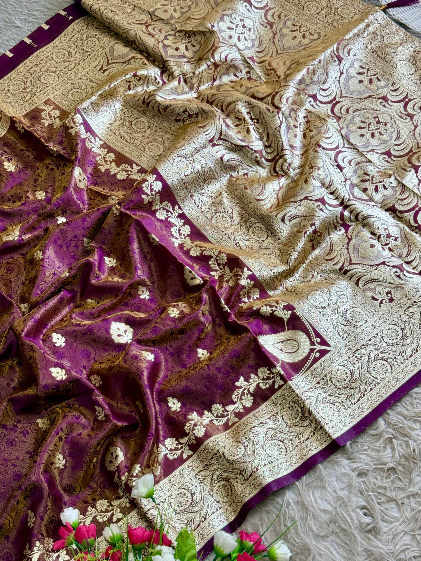 SA-5108 GLASS SATIN SILK FABRIC SAREE WITH FEATURING EXQUISTIE SILVER ZARI WEAVING WITH ELEGANT FLORAL PAISLY MOTIFS AND RICH WOVEN PALLU WITH AND A GRAND DESIGNER BORDER