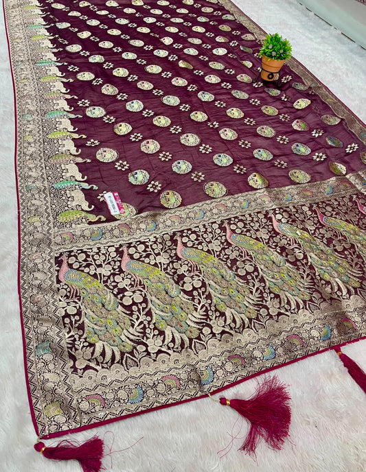 RD-LASSI MEENA-3 VISCOS SILK FABRIC SAREE WITH HEAVY JARKAN WORK WITH RICH PALLU DESIGN WITH MEENAKARI WORK WITH BEAUTIFUL GAJRAJ AND PEACOK DESIGN ALL OVER ON SAREE WITH PIPING AND LATKAN WITH BUTTI BLOUSE