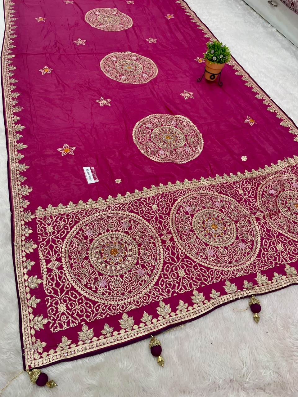 RD-SAAT PHERE-7 VISCOS SILK FABRIC SAREE WITH BEAUTIFUL DESIGN WITH RICH PALLU DESIGN WITH HEAVY JARKAN WORK WITH PIPING AND LATKAN WITH BLOUSE