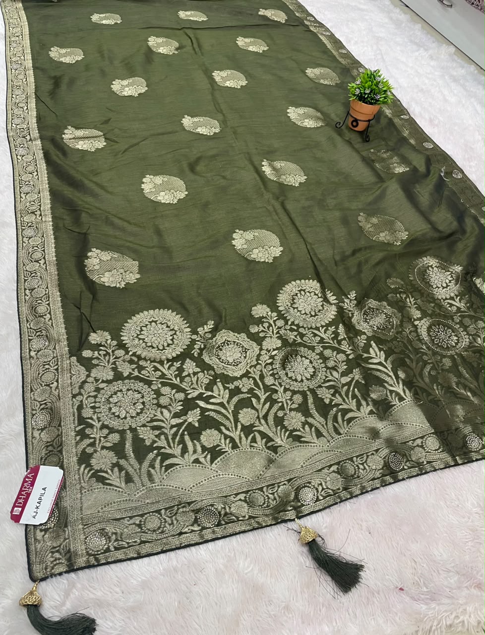 AJ-KAPILA FANCY SOFT ORGANZA FABRIC SAREE WITH OPEN PALLU DESIGN WITH BEAUTIFUL FLORAL DESIGN WITH TASELS WITH BLOUSE