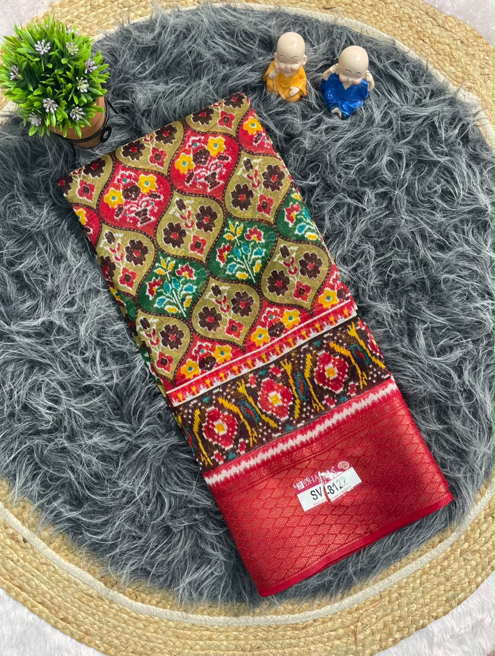 SV-8122 MAL COTTON FABRIC SAREE WITH RICH PALLU DESIGN WITH BEAUTIFUL PATOLA PRINT  DESIGN WITH BLOUSE