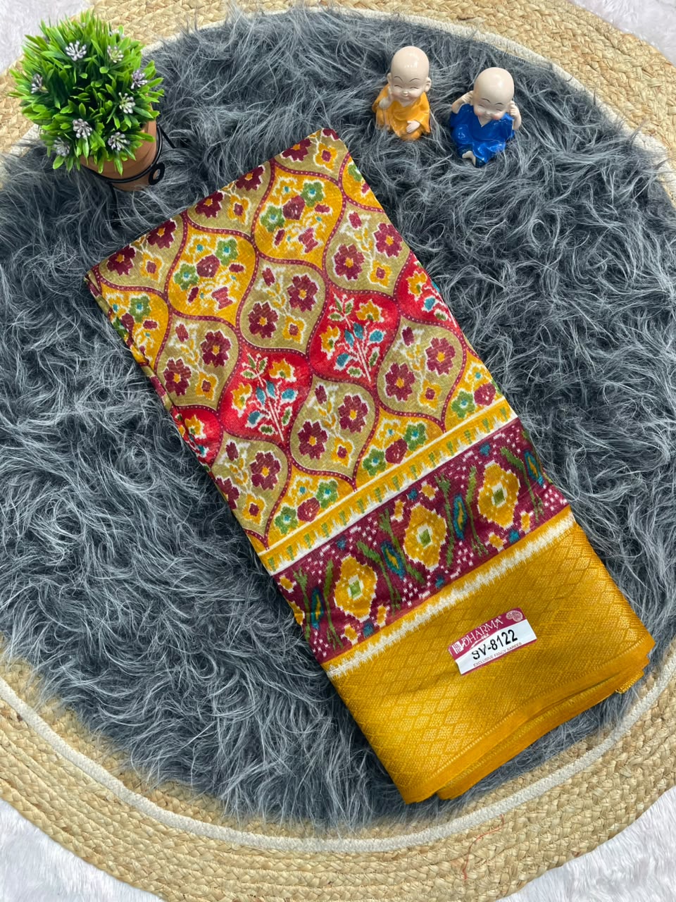 SV-8122 MAL COTTON FABRIC SAREE WITH RICH PALLU DESIGN WITH BEAUTIFUL PATOLA PRINT  DESIGN WITH BLOUSE