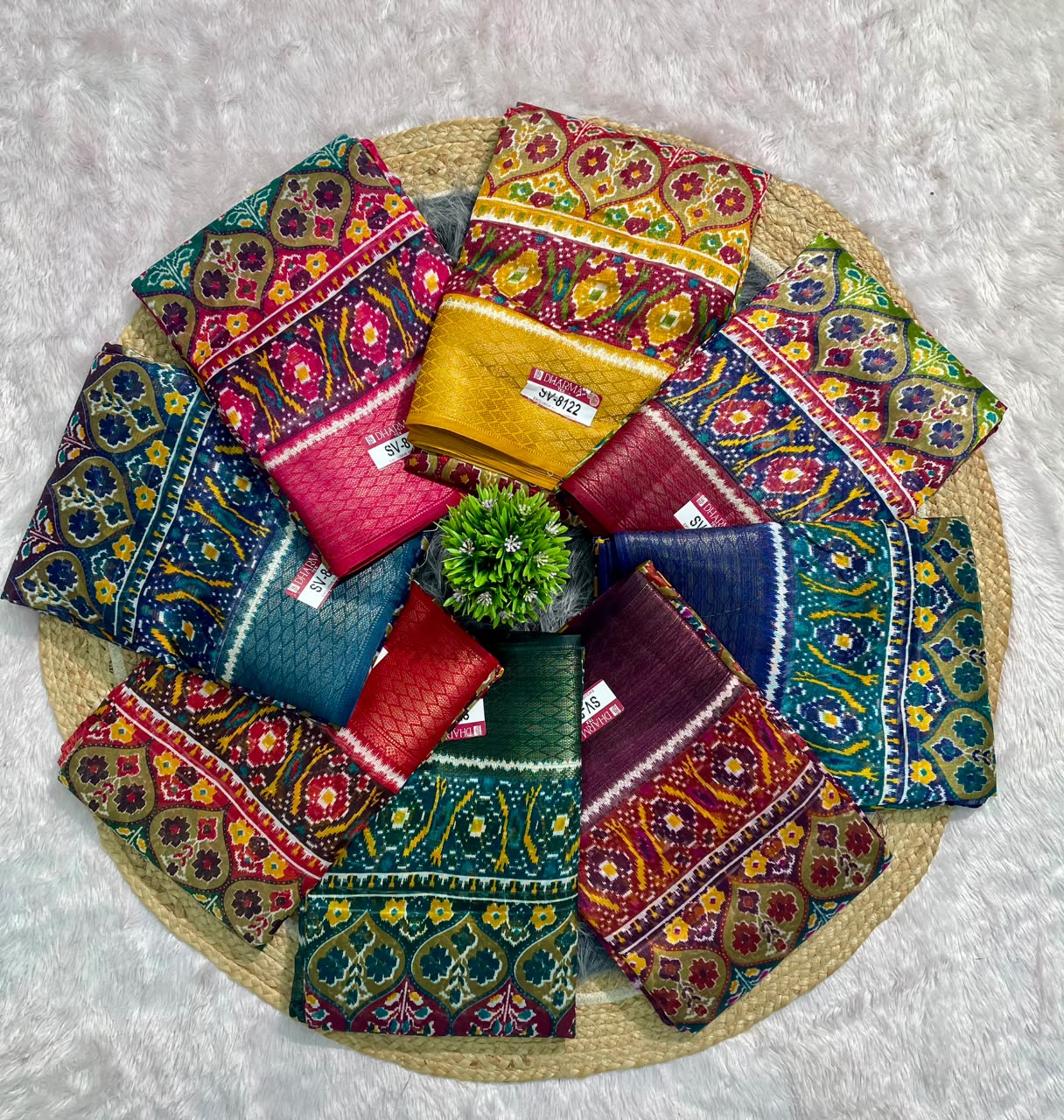 SV-8122 MAL COTTON FABRIC SAREE WITH RICH PALLU DESIGN WITH BEAUTIFUL PATOLA PRINT  DESIGN WITH BLOUSE