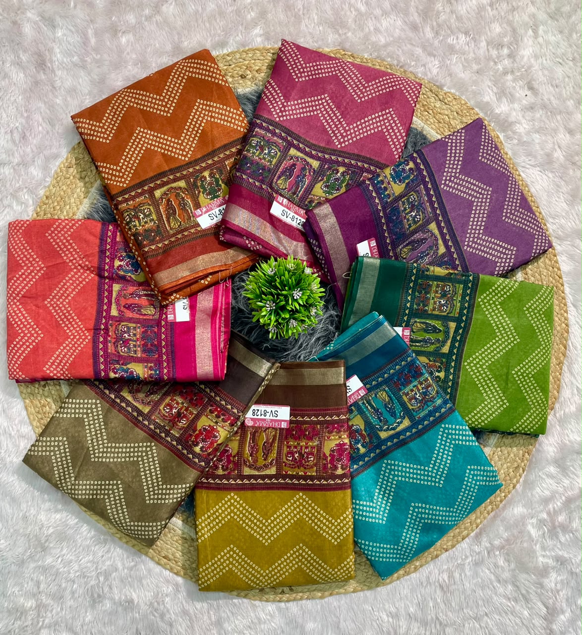 SV-8128 MAL COTTON FABRIC SAREE WITH BEAUTIFUL PRINT ON SAREE WITH RICH PALLU DESIGN WITH JODA DESIGN PALLU AND BORDER WITH BLOUSE