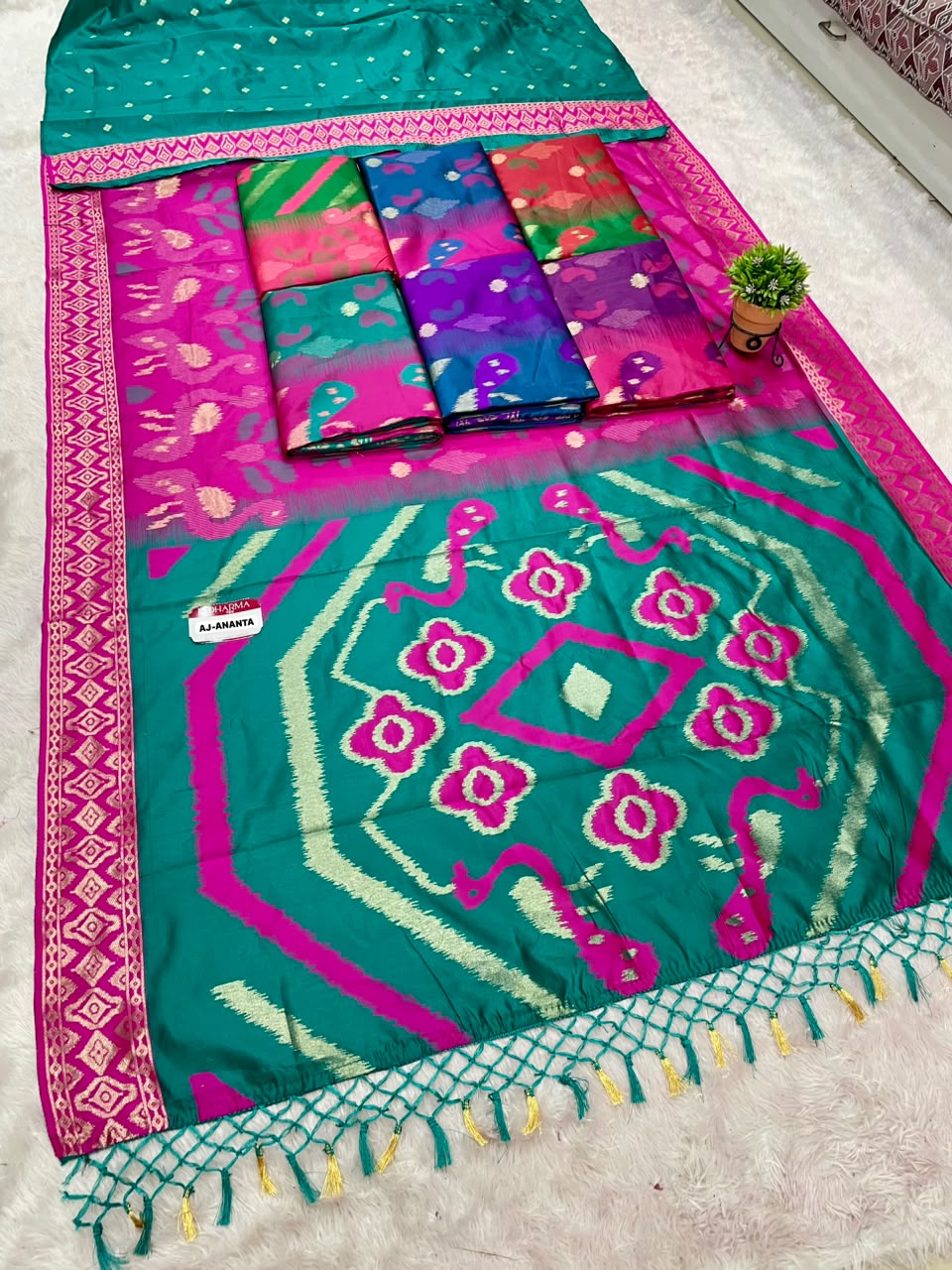 AJ-ANANTA SOFT SILK FABRIC SAREE WITH BEAUTIFUL RICH PALLU DESIGN WITH IKKAT PATOLA TEST DESIGN WITH TASSELS WITH BLOUSE
