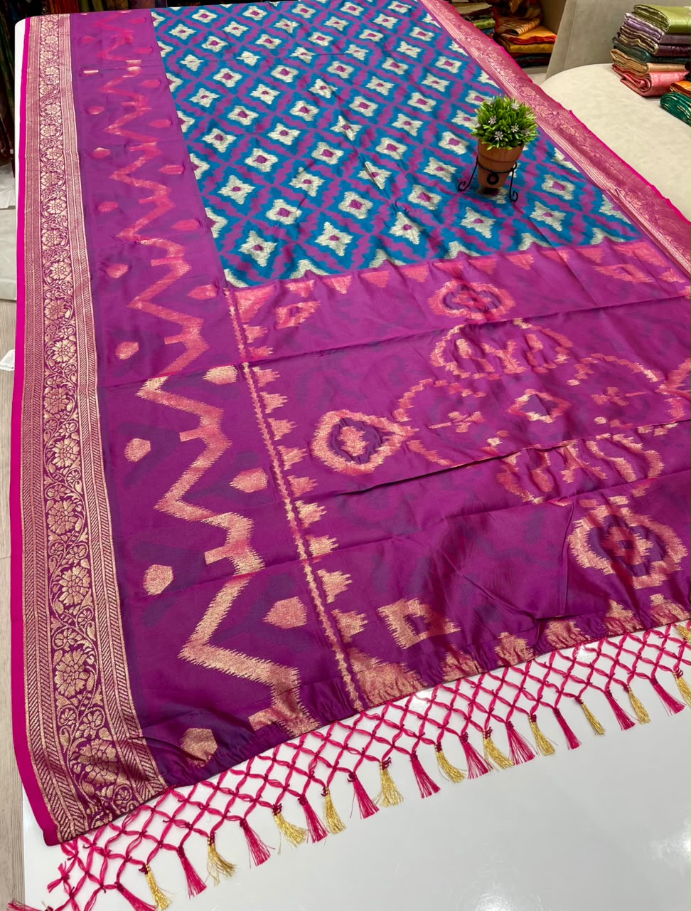 AJ-SWAPNIL  SOFT SILK FABRIC SAREE WITH BEAUTIFUL RICH PALLU DESIGN WITH IKKAT PATOLA TEST DESIGN WITH TASSELS WITH BLOUSE