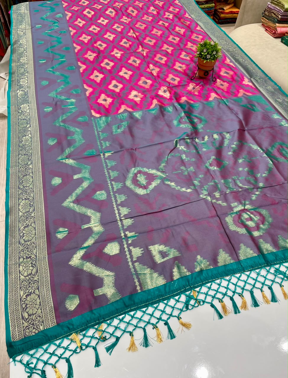 AJ-SWAPNIL  SOFT SILK FABRIC SAREE WITH BEAUTIFUL RICH PALLU DESIGN WITH IKKAT PATOLA TEST DESIGN WITH TASSELS WITH BLOUSE