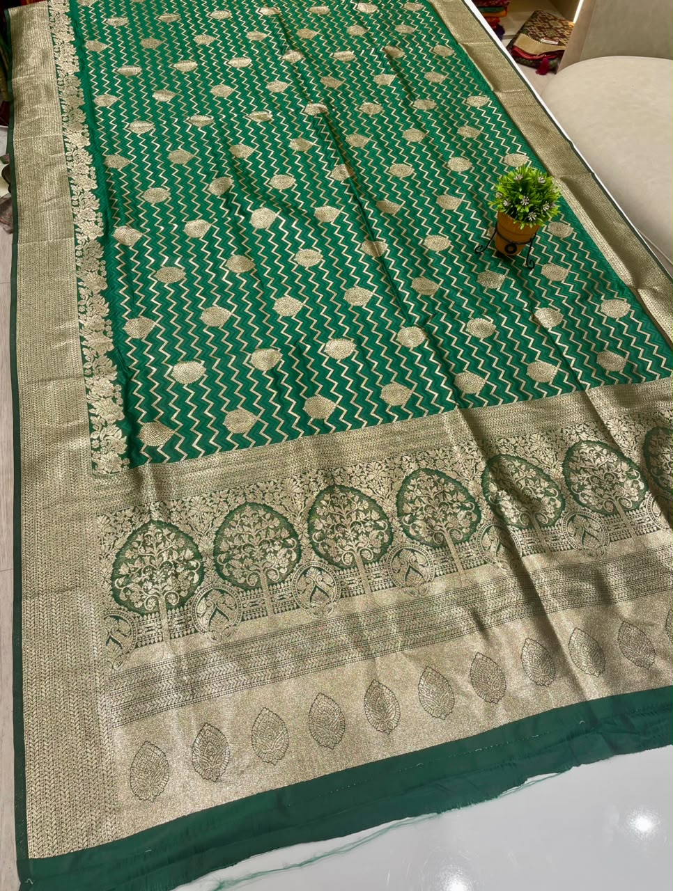 AJ-KIRTI SOFT SILK FABRIC SAREE WITH RICH PALLU DESIGN WITH BEAUTIFUL DESIGN WITH ALL OVER ON SAREE WITH BLOUSE