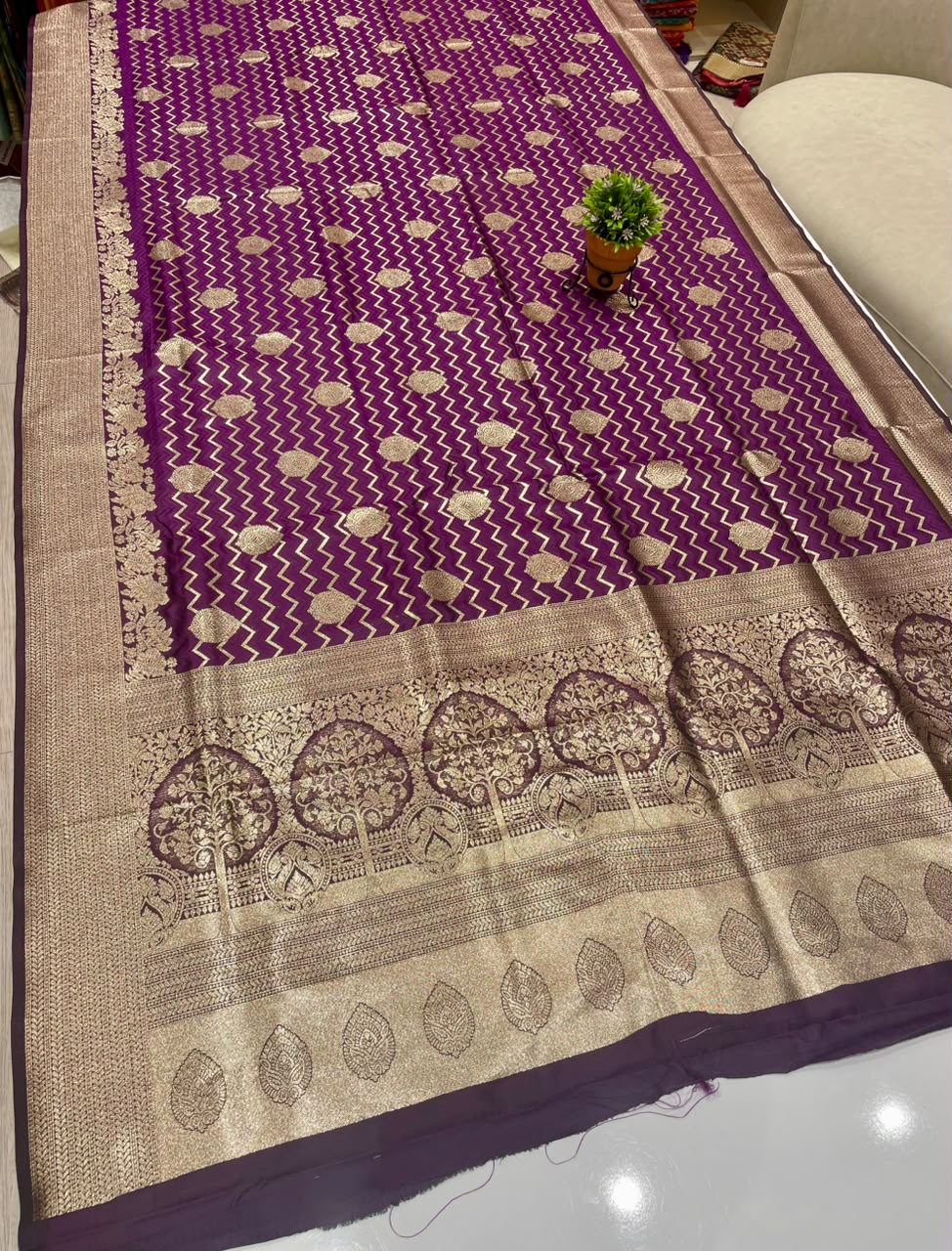 AJ-KIRTI SOFT SILK FABRIC SAREE WITH RICH PALLU DESIGN WITH BEAUTIFUL DESIGN WITH ALL OVER ON SAREE WITH BLOUSE