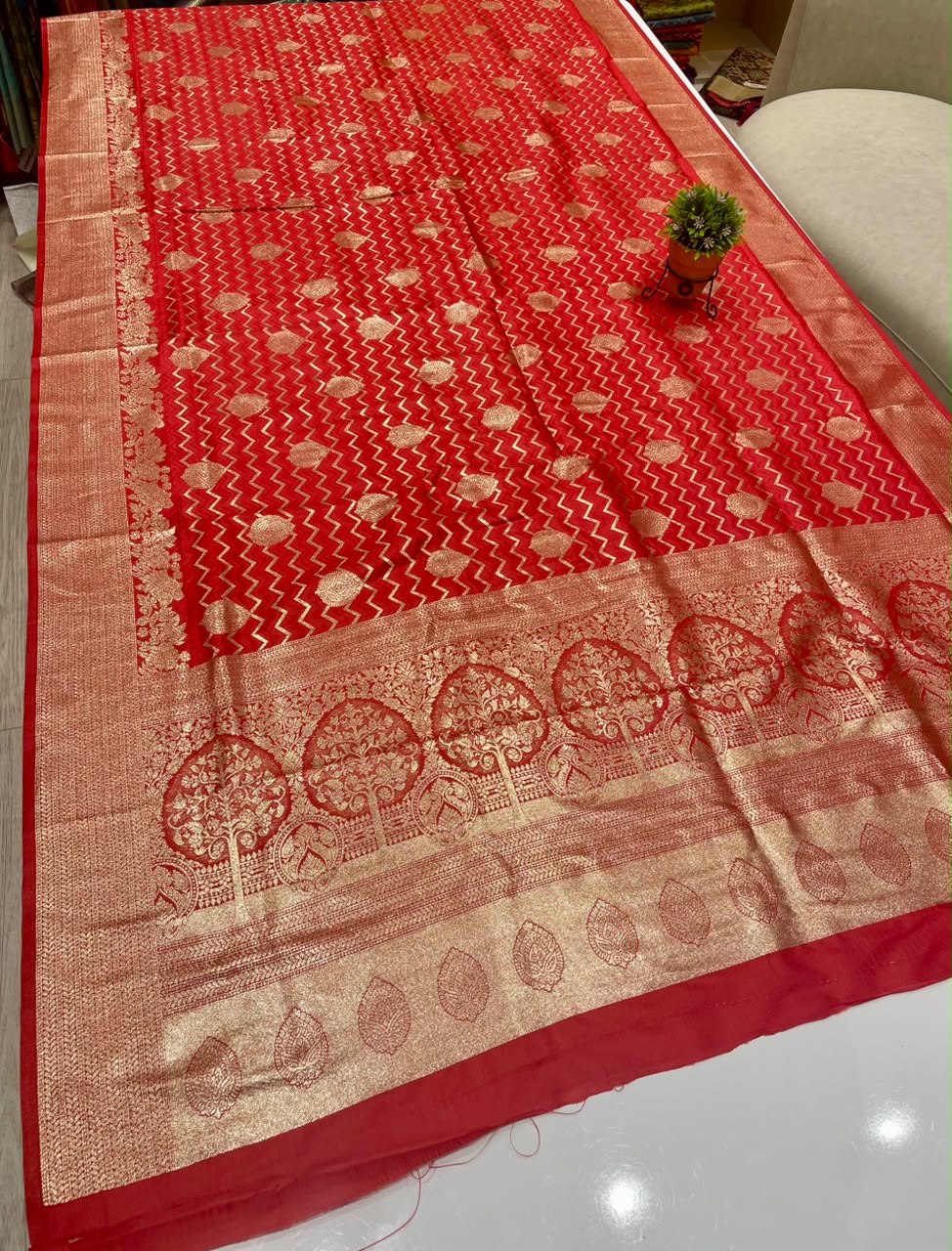 AJ-KIRTI SOFT SILK FABRIC SAREE WITH RICH PALLU DESIGN WITH BEAUTIFUL DESIGN WITH ALL OVER ON SAREE WITH BLOUSE