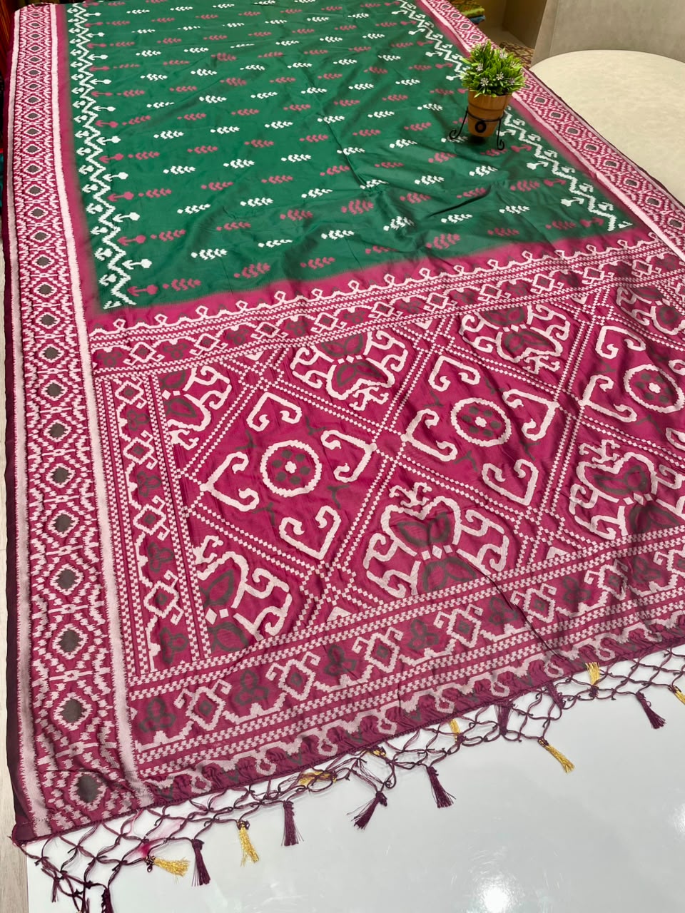 AJ-ANSHU SOFT SILK FABRIC SAREE WITH RICH PALLU DESIGN WITH IKKAT PATOLA TEST DESIGN WITH TASSELS WITH BLOUSE