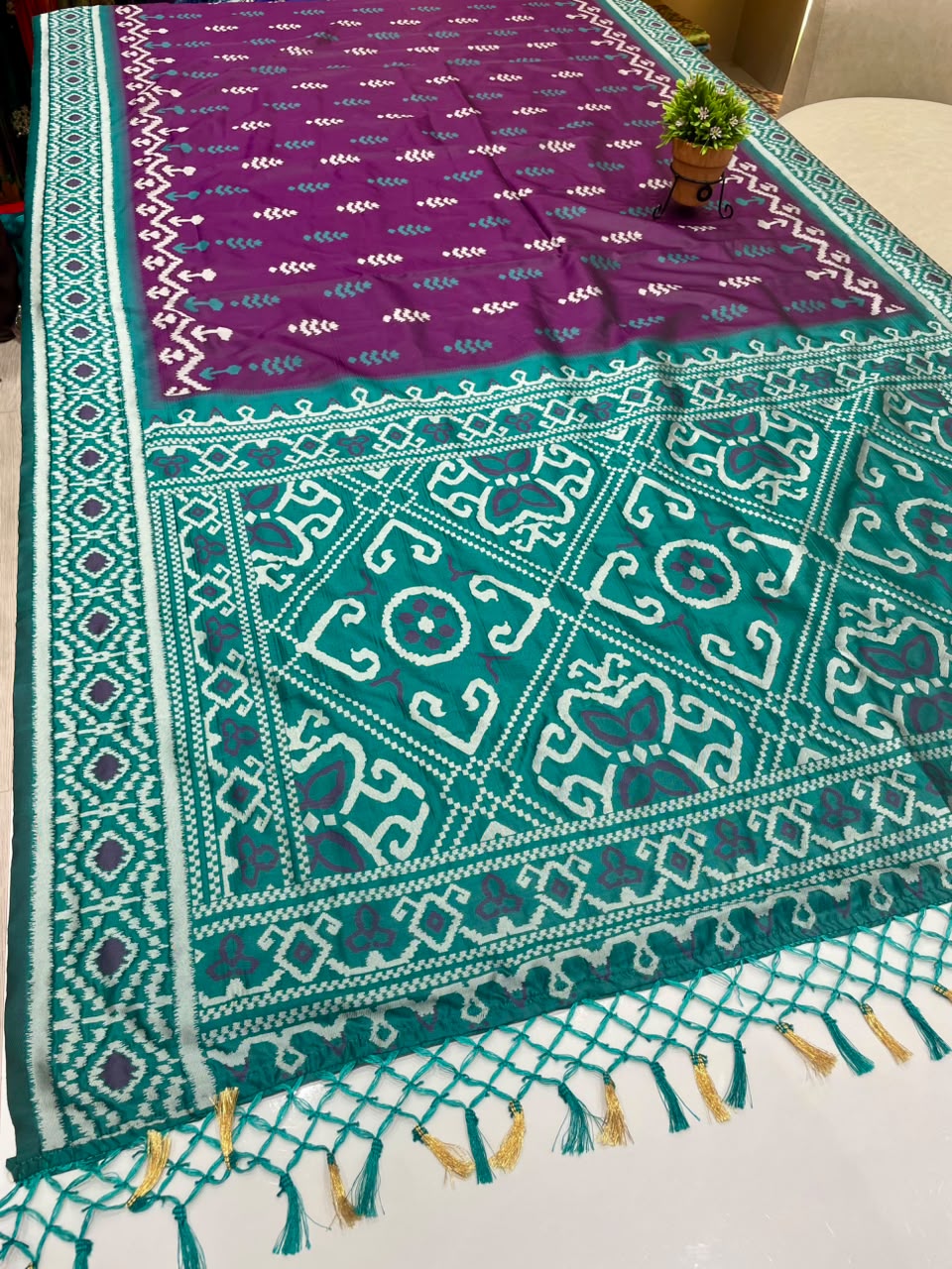 AJ-ANSHU SOFT SILK FABRIC SAREE WITH RICH PALLU DESIGN WITH IKKAT PATOLA TEST DESIGN WITH TASSELS WITH BLOUSE