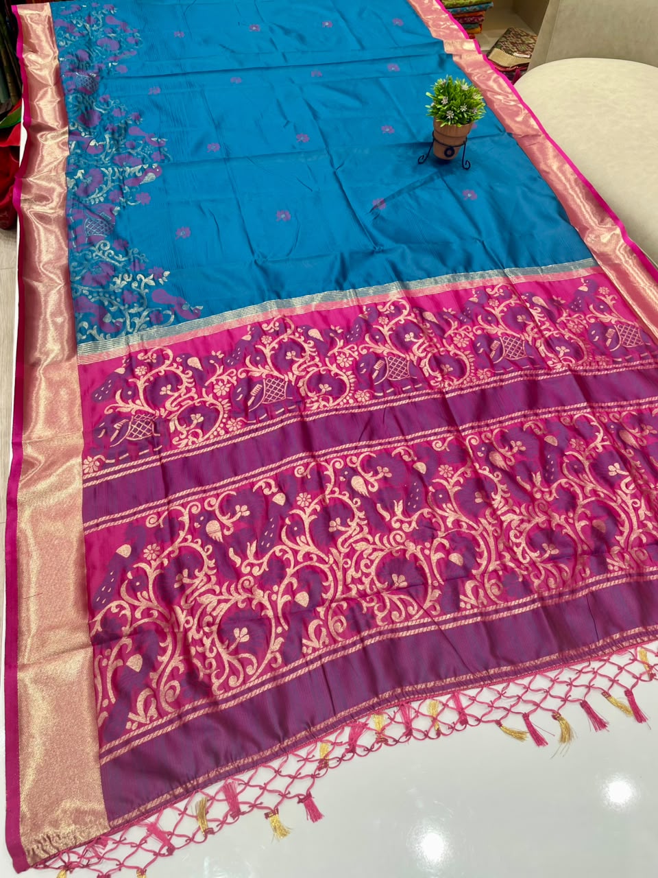 AJ-SHREELAXMI SOFT SILK FABRIC SAREE WITH BEAUTIFUL RICH PALLU DESIGN WITH IKKAT PATOLA TEST DESIGN WITH TASSELS WITH BLOUSE