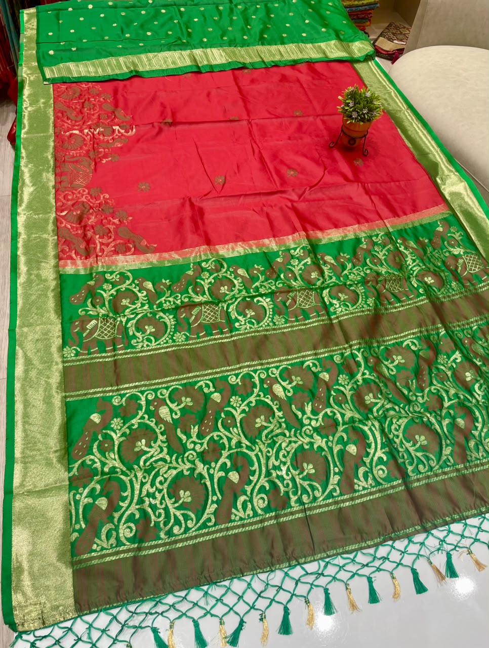 AJ-SHREELAXMI SOFT SILK FABRIC SAREE WITH BEAUTIFUL RICH PALLU DESIGN WITH IKKAT PATOLA TEST DESIGN WITH TASSELS WITH BLOUSE
