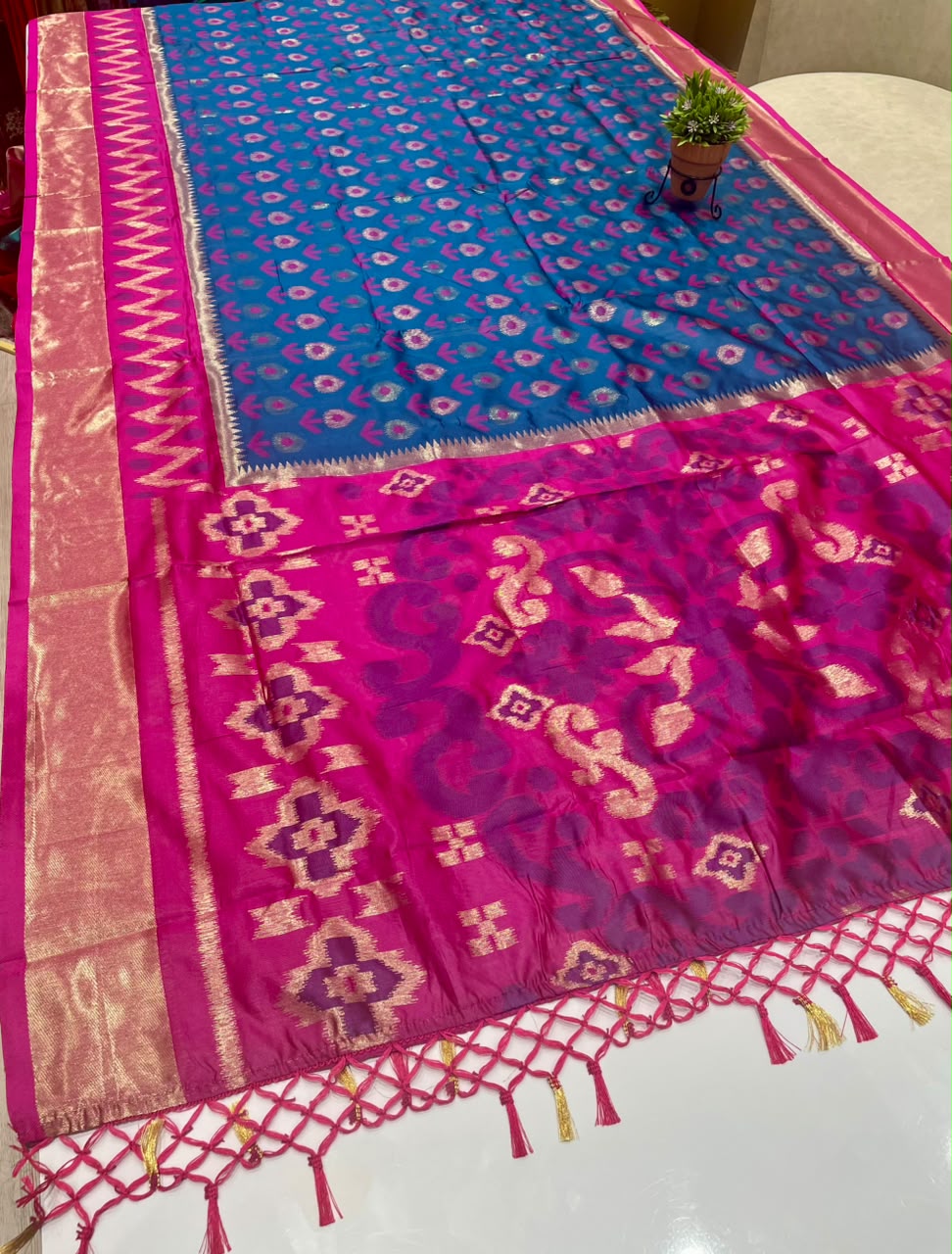 AJ-ROOPSHREE SOFT SILK FABRIC SAREE WITH BEAUTIFUL RICH PALLU DESIGN WITH IKKAT PATOLA TEST DESIGN WITH TASSELS WITH BLOUSE