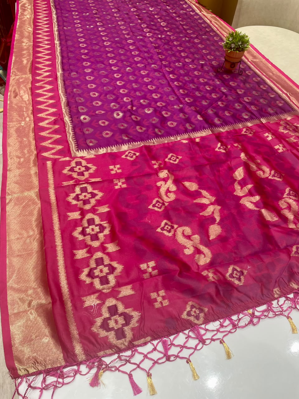 AJ-ROOPSHREE SOFT SILK FABRIC SAREE WITH BEAUTIFUL RICH PALLU DESIGN WITH IKKAT PATOLA TEST DESIGN WITH TASSELS WITH BLOUSE