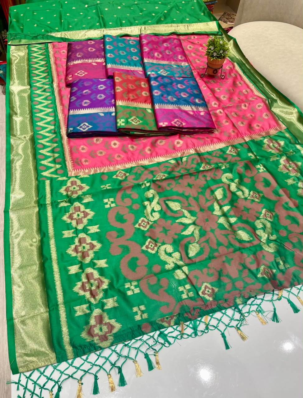AJ-ROOPSHREE SOFT SILK FABRIC SAREE WITH BEAUTIFUL RICH PALLU DESIGN WITH IKKAT PATOLA TEST DESIGN WITH TASSELS WITH BLOUSE