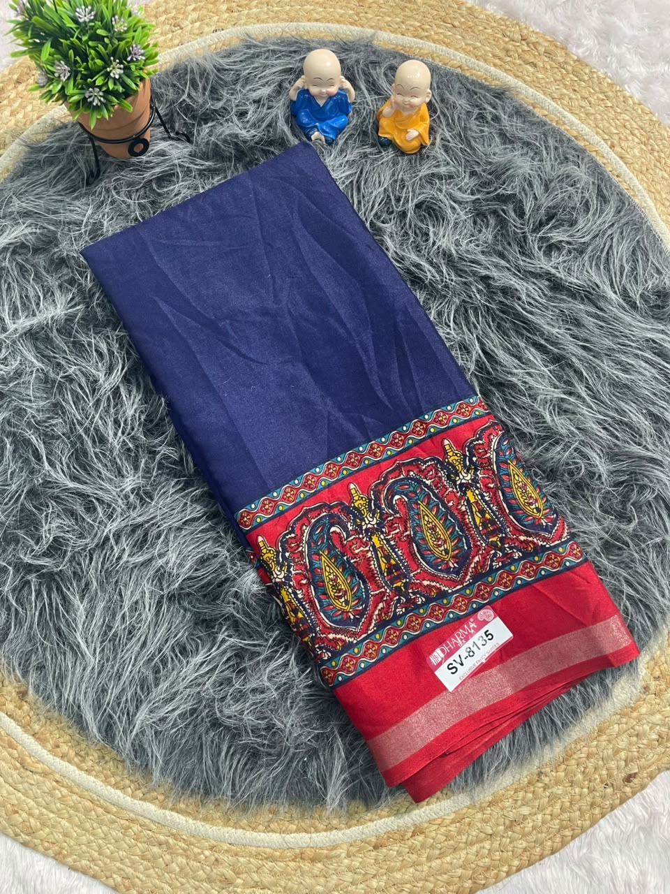 SV-8135 MAL COTTON FABRIC SAREE WITH RICH PALLU DESIGN WITH BEAUTIFUL CARRY DESIGN WITH BLOUSE