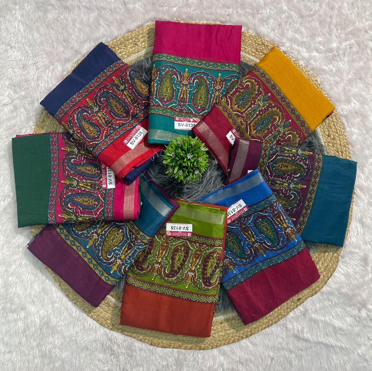 SV-8135 MAL COTTON FABRIC SAREE WITH RICH PALLU DESIGN WITH BEAUTIFUL CARRY DESIGN WITH BLOUSE