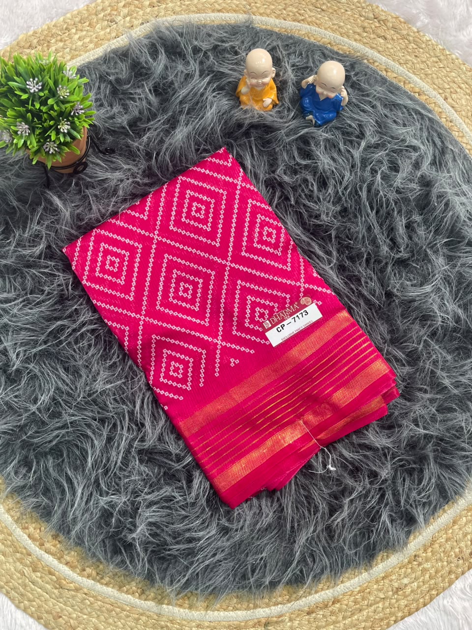 CP-7173 DOLA FABRIC SAREE WITH RICH PALLU DESIGN WITH BEAUTIFUL FLORAL PRINT DESIGN WITH BLOUSE