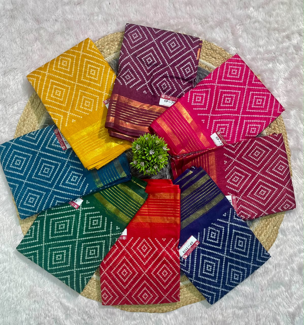 CP-7173 DOLA FABRIC SAREE WITH RICH PALLU DESIGN WITH BEAUTIFUL FLORAL PRINT DESIGN WITH BLOUSE
