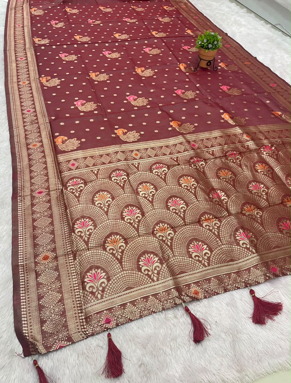 AJ-SAHELI COTTON SILK FABRIC SAREE WITH BEAUTIFUL RICH PALLU DESIGN WITH  BEAUTIFUL PRINT WITH BLOUSE