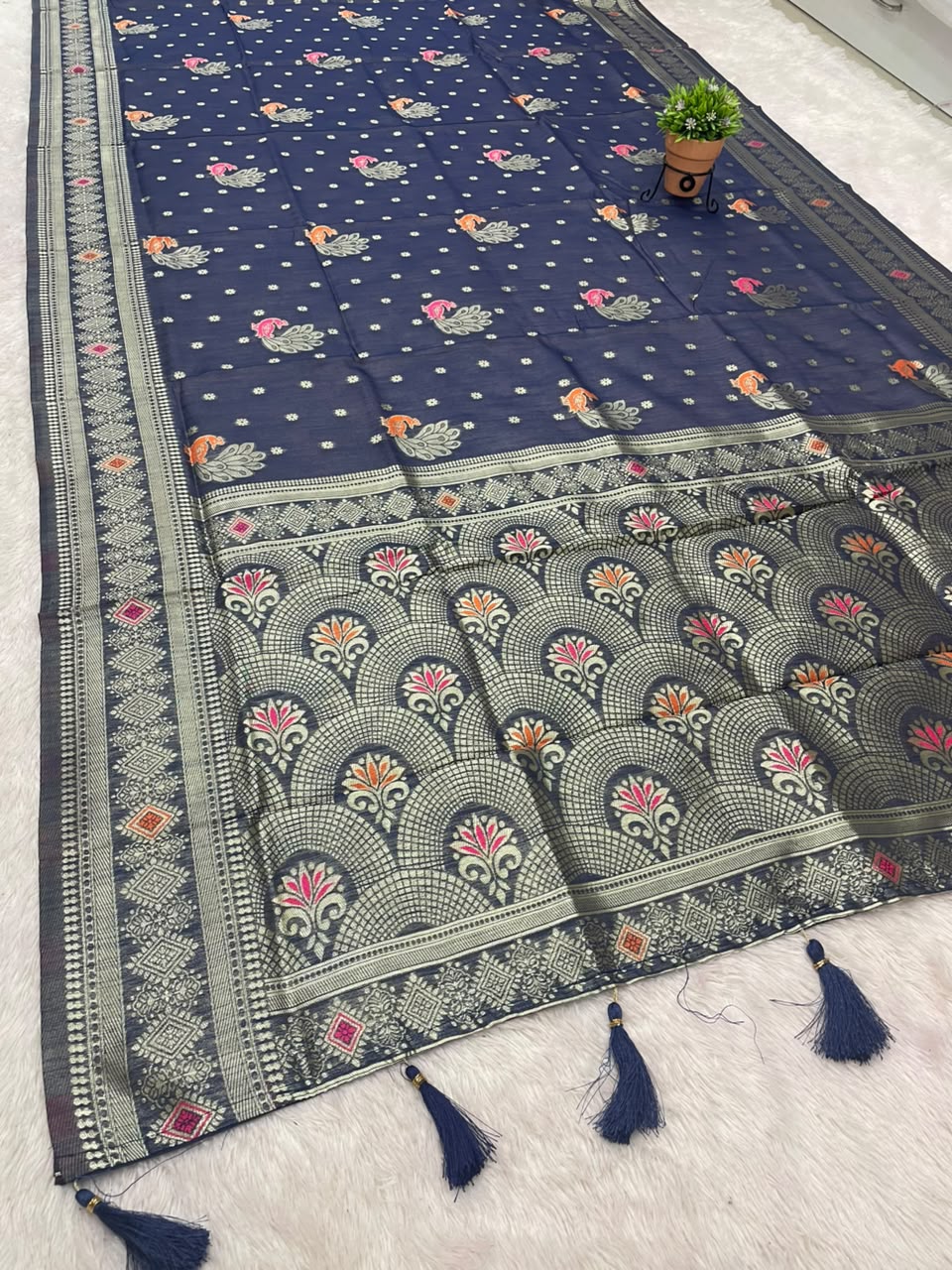 AJ-SAHELI COTTON SILK FABRIC SAREE WITH BEAUTIFUL RICH PALLU DESIGN WITH  BEAUTIFUL PRINT WITH BLOUSE